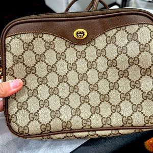 Gucci sling bag